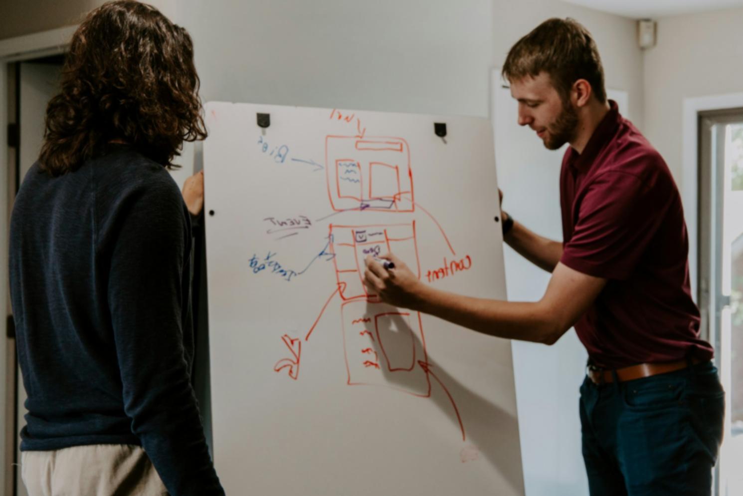 Learner working through an SEO content writing module